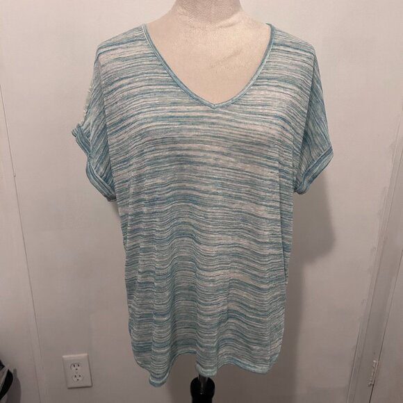 Jesse and J V-neck Tee - Picture 1 of 3